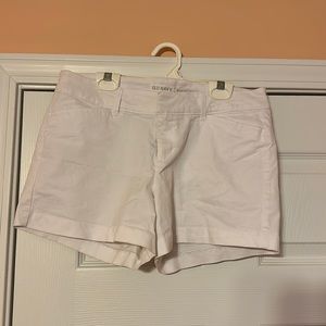 Old Navy White Pixie short, size 2, great condition